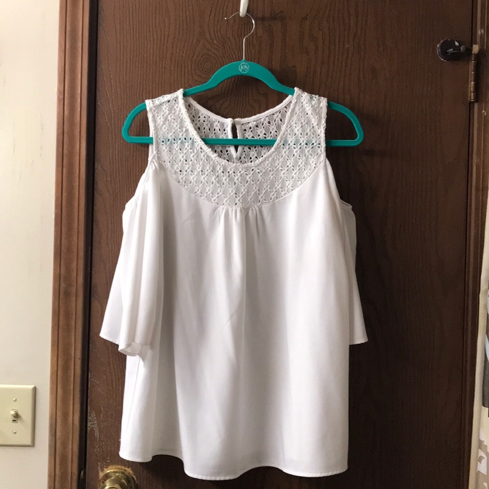 Open shoulder top